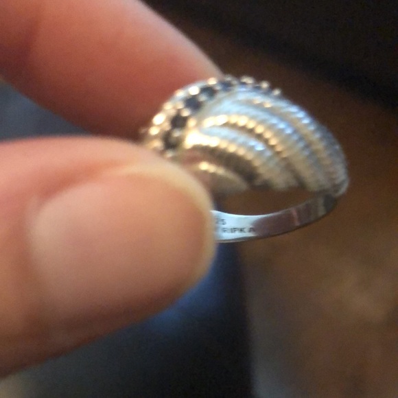 Judith Ripka sapphire/sterling silver dome ring. - Picture 5 of 10